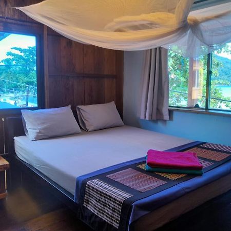 Bong'S Guesthouse M'Pai Bay Koh Rong Sanloem Exterior foto
