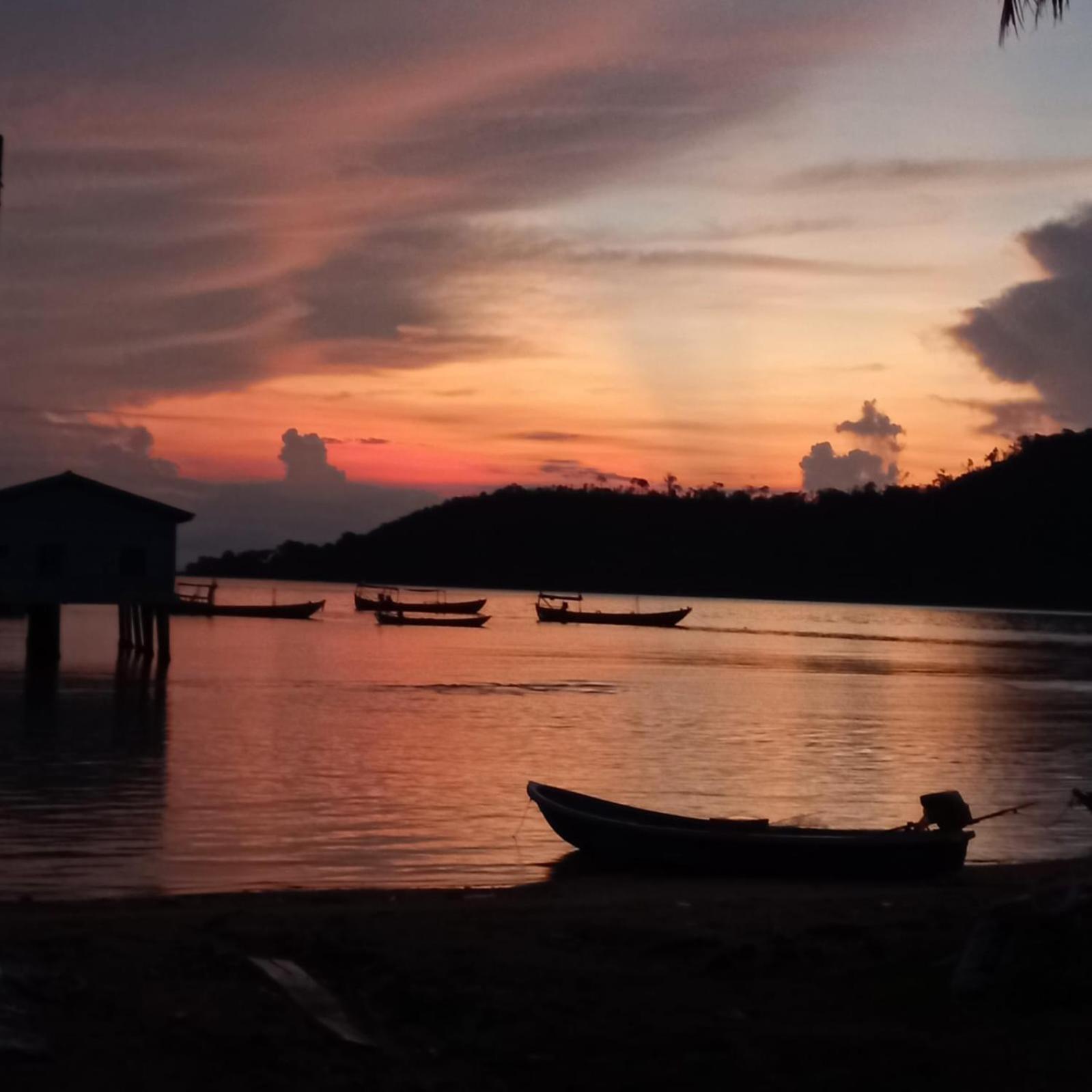 Bong'S Guesthouse M'Pai Bay Koh Rong Sanloem Exterior foto