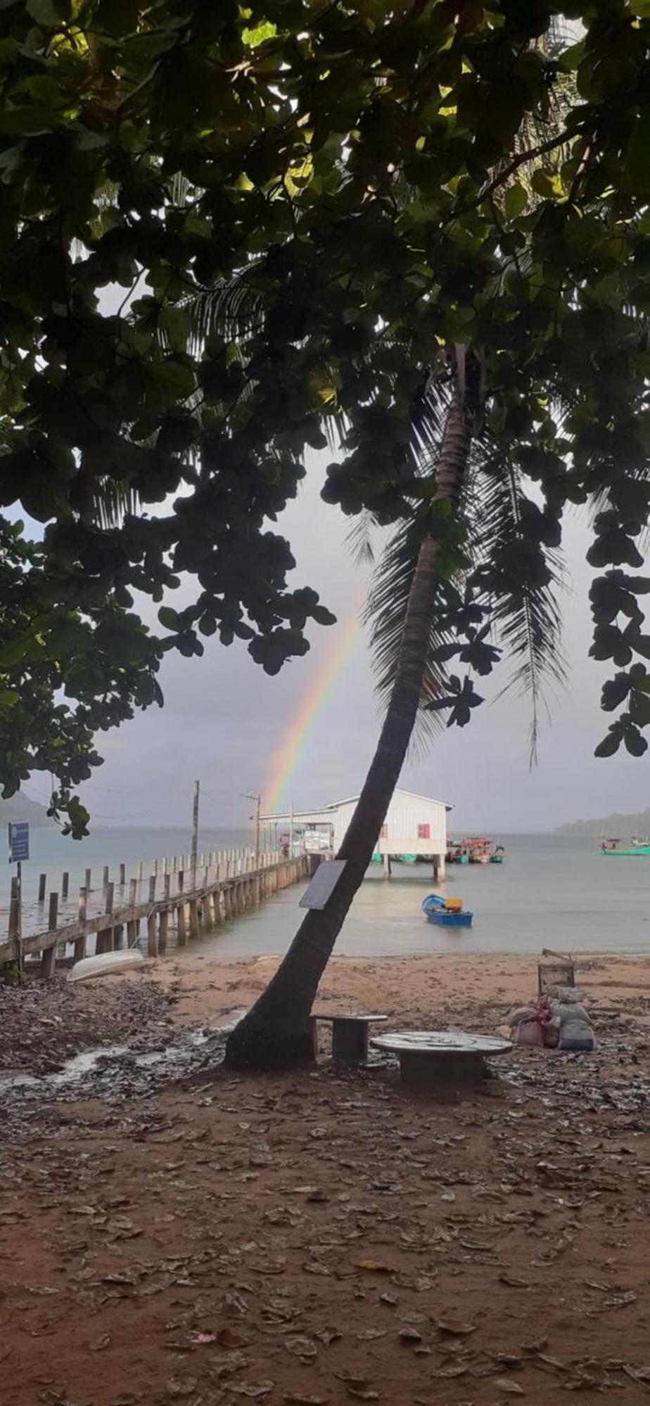 Bong'S Guesthouse M'Pai Bay Koh Rong Sanloem Exterior foto