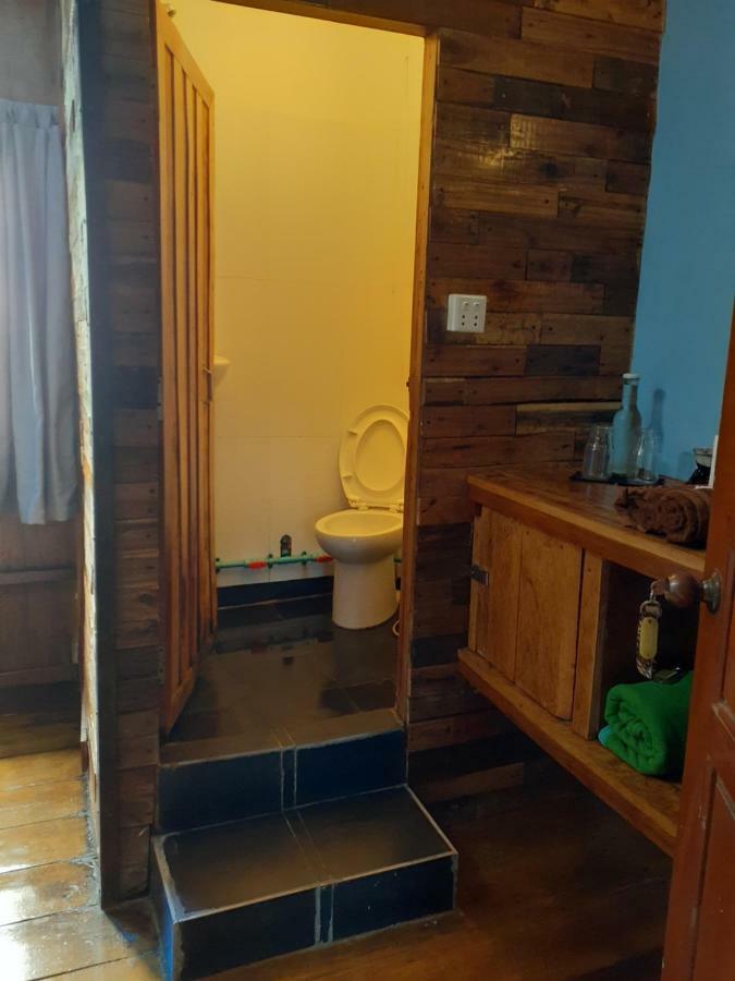 Bong'S Guesthouse M'Pai Bay Koh Rong Sanloem Exterior foto